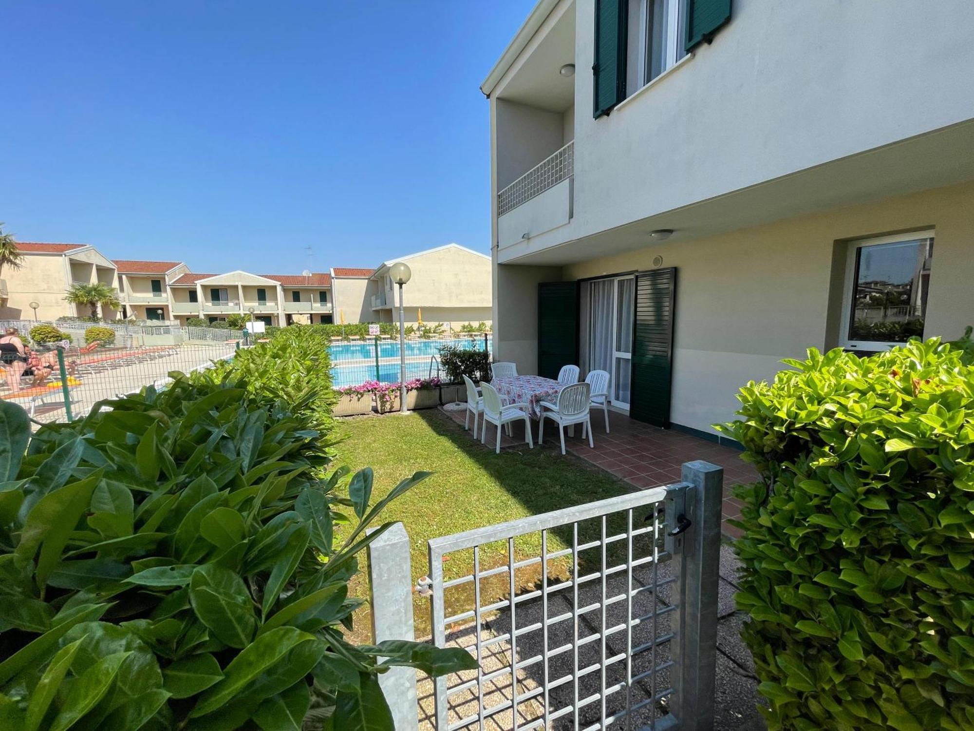 Villaggio Luna Swimmingpool- Agenzia Cocal كاوْرلي المظهر الخارجي الصورة