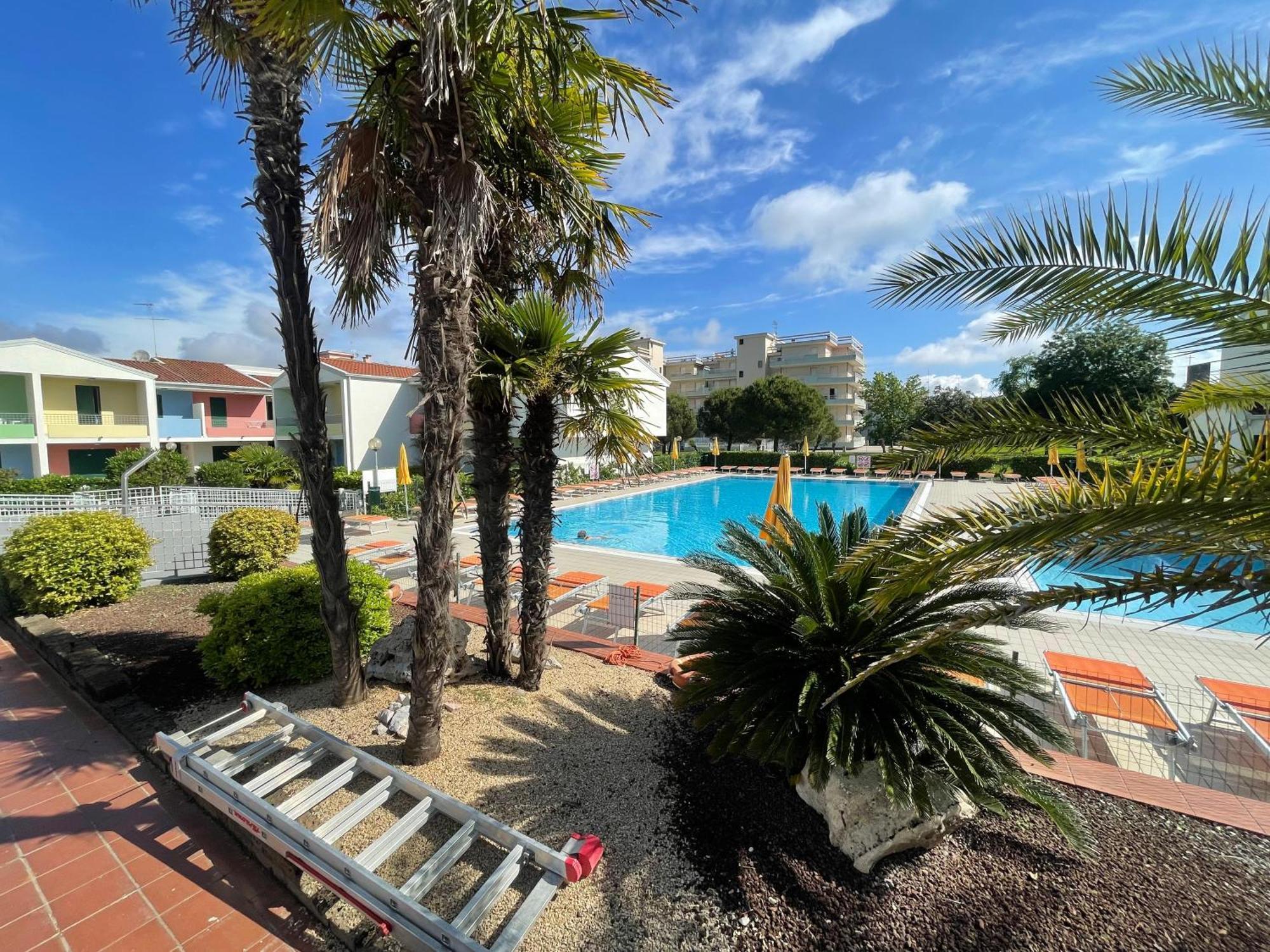 Villaggio Luna Swimmingpool- Agenzia Cocal كاوْرلي المظهر الخارجي الصورة