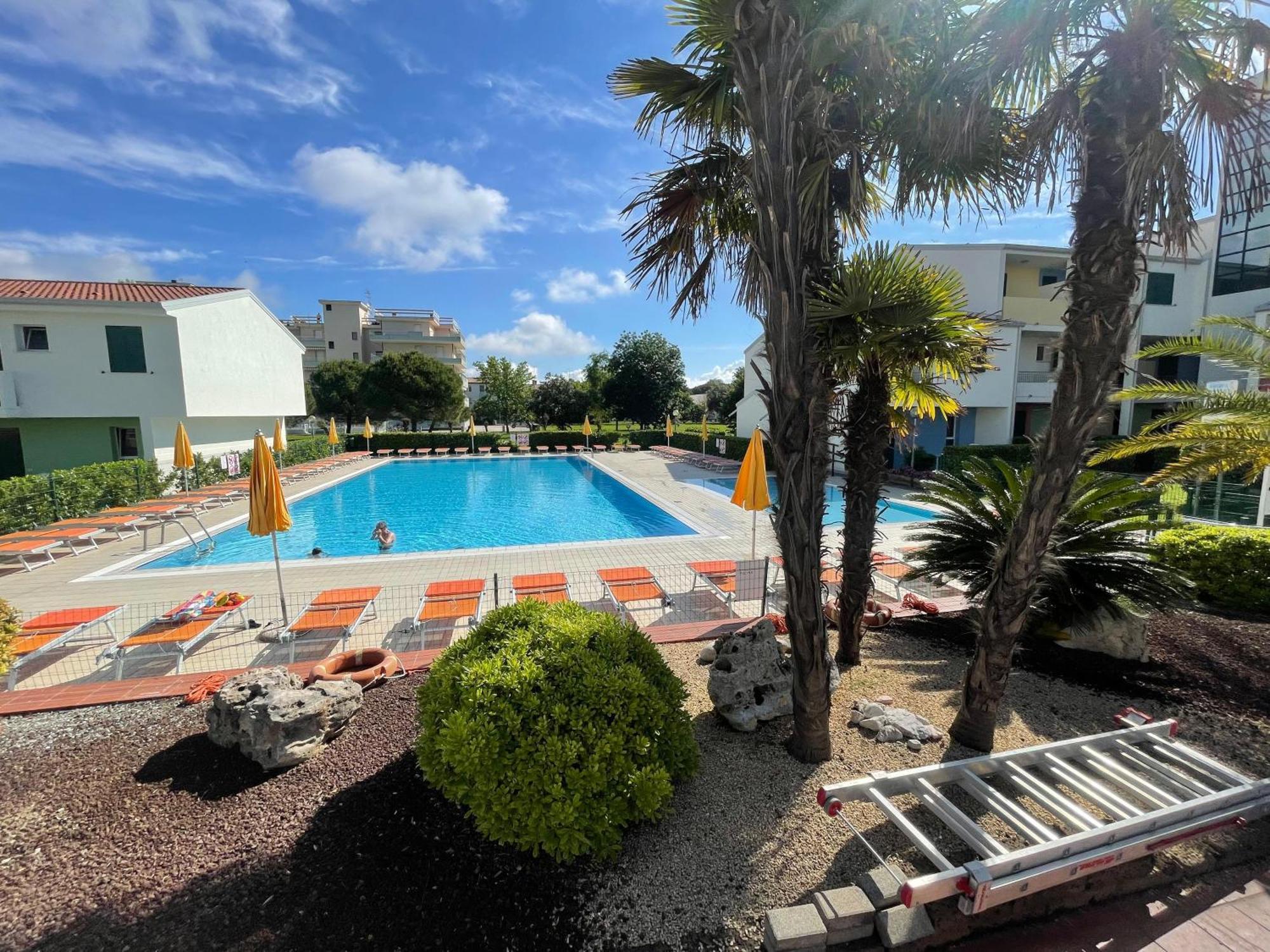 Villaggio Luna Swimmingpool- Agenzia Cocal كاوْرلي المظهر الخارجي الصورة