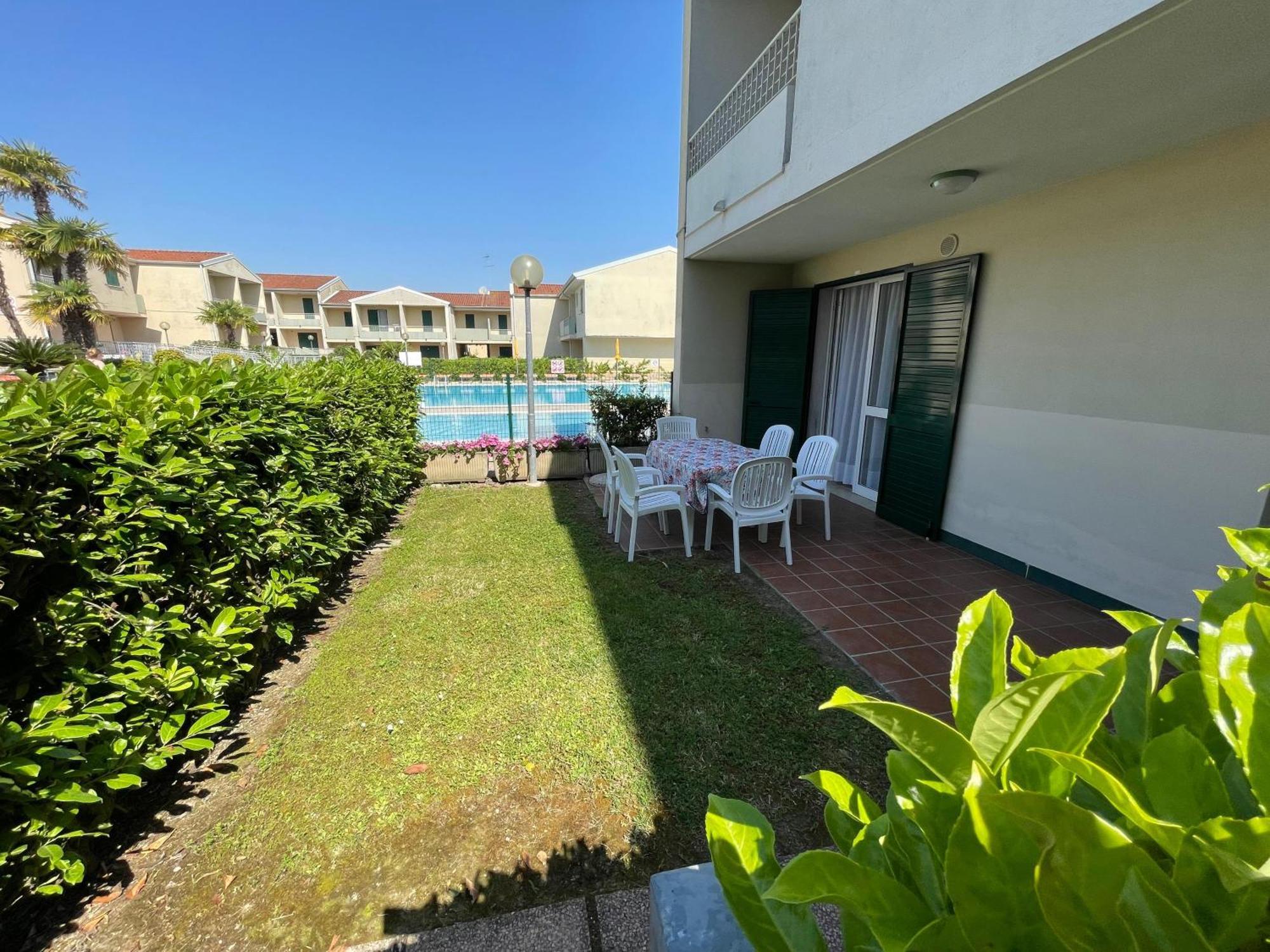 Villaggio Luna Swimmingpool- Agenzia Cocal كاوْرلي الغرفة الصورة